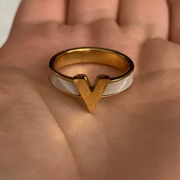 Opal and Gold V Ring - Picture 16 of 16